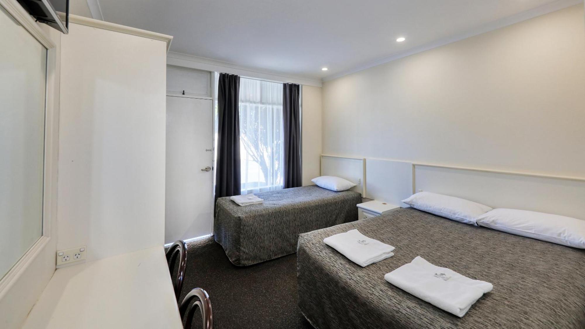 Coachman Hotel Motel Паркс Экстерьер фото