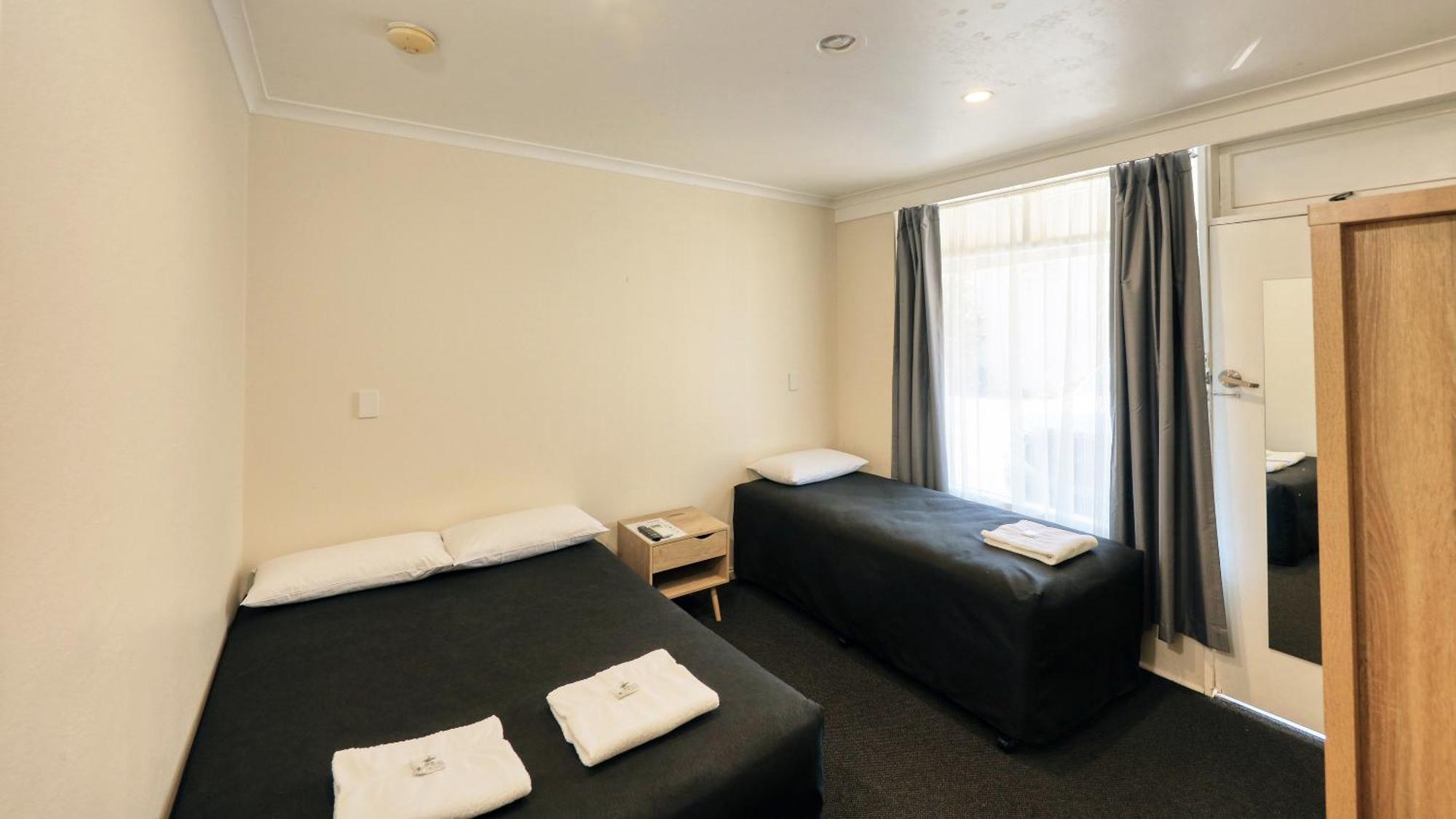 Coachman Hotel Motel Паркс Экстерьер фото